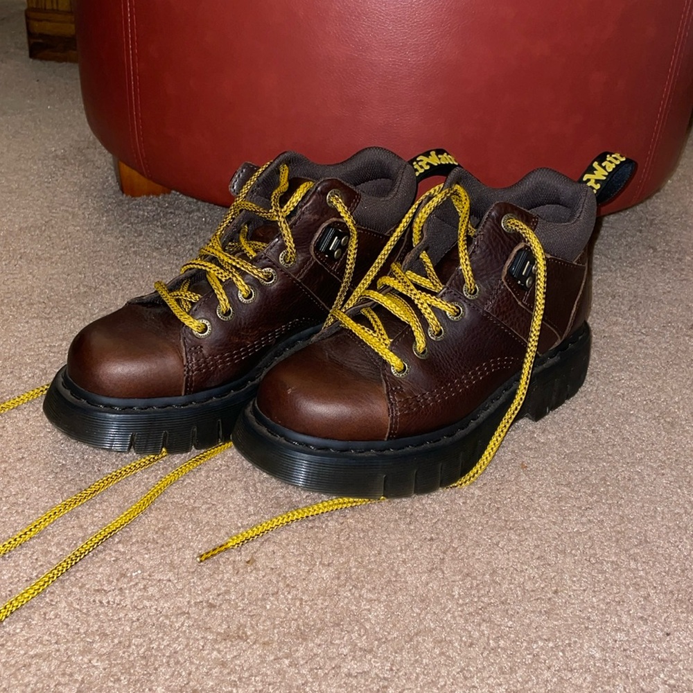 Doc Marten Woodard Grizzly Leather Low Boots!